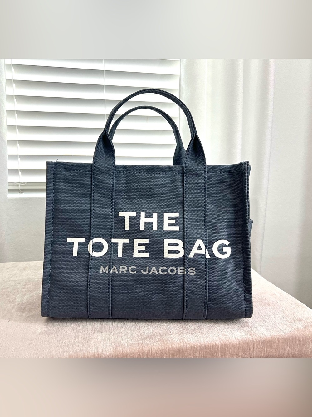 Marc Jacobs Medium The Tote Bag